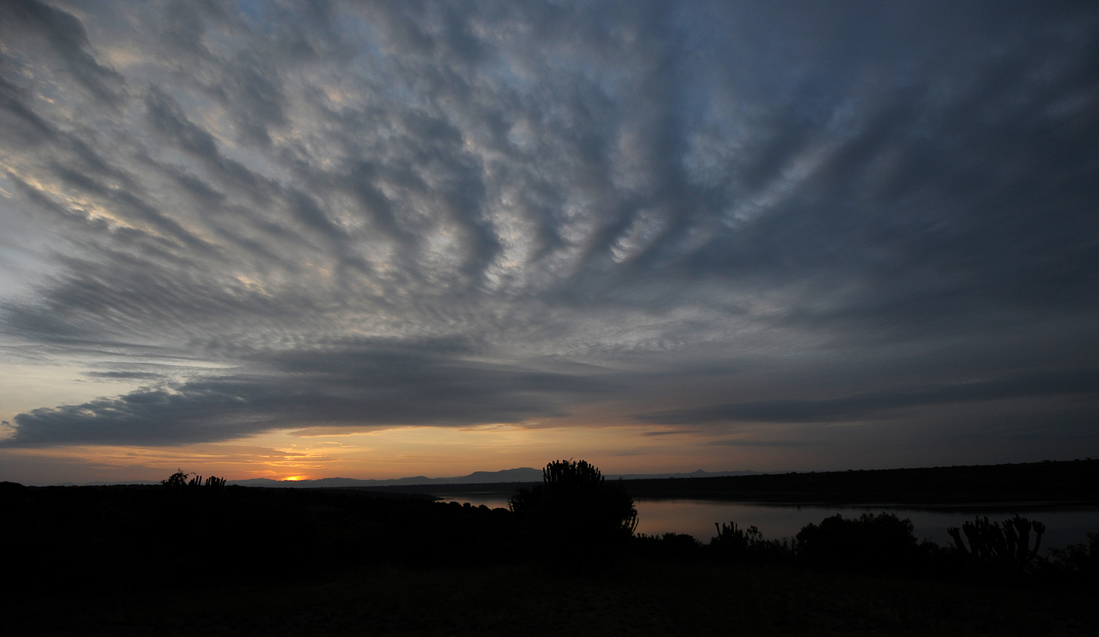 [14 mm, 1/2000 sec at f / 3.5, ISO 500]